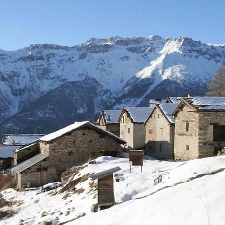 Chaberton & Wood View *